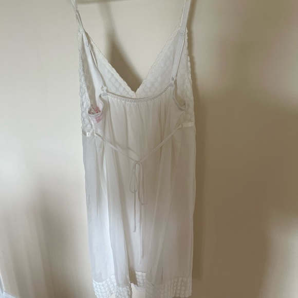 Lingerie - Picture 3 of 6